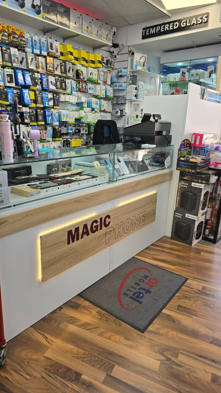 Real selection of accessories inside Magic Phone
